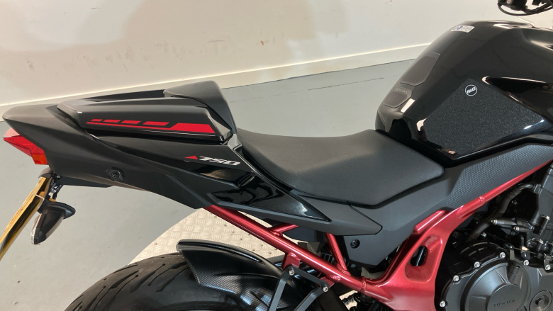 (23MY) Honda CB750 Hornet